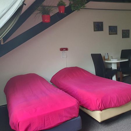 Bb Salem Bed and Breakfast Strijen Buitenkant foto